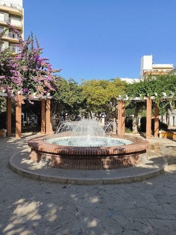 Plaza de la Glorieta de Dénia, cerca de la consulta